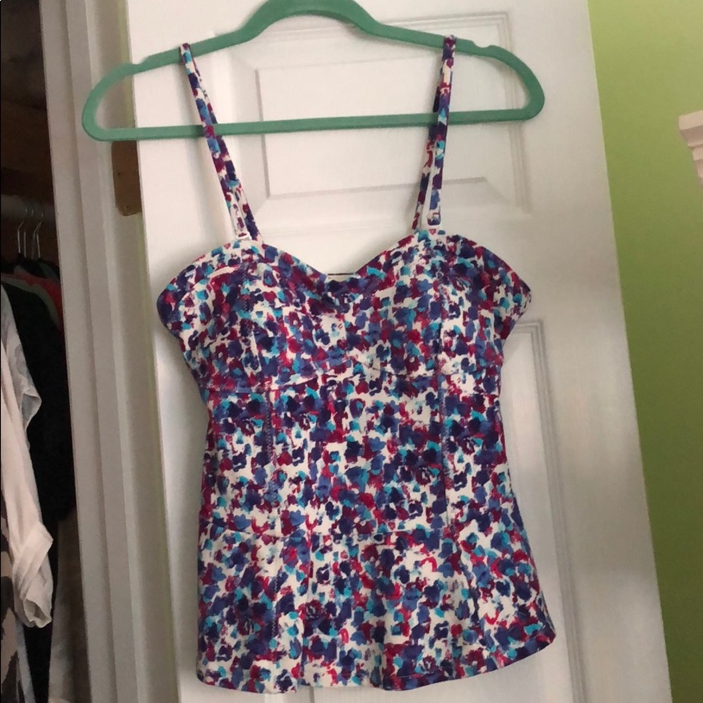Strapless or with straps Tank